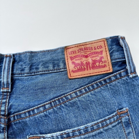 LEVI’S 501 Original Fit Women’s Jeans size 27 32 Salsa Middle - Dark Wash - Picture 5 of 16